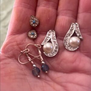Elegant Silver and Pearl Earrings Set